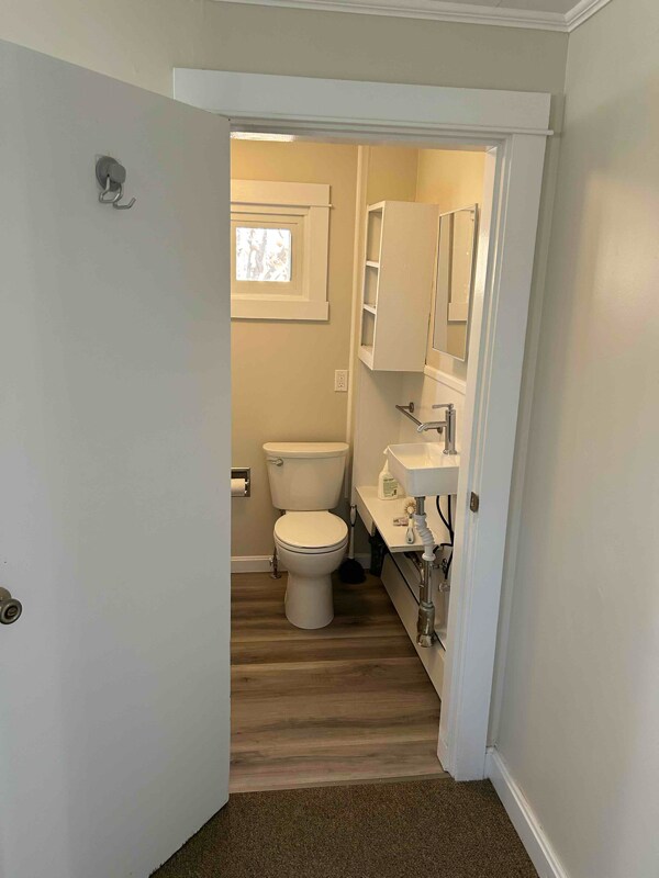 Building Photo - 642 N Main St