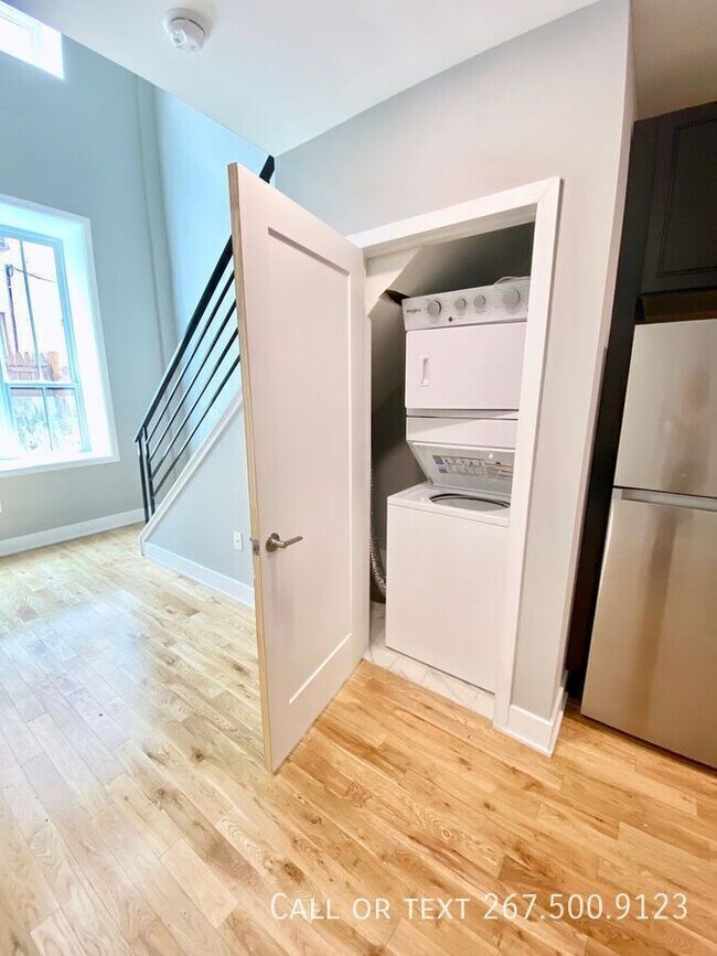 Building Photo - 1523 W Girard Ave