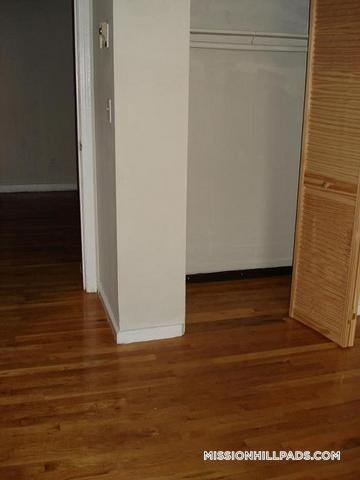 Building Photo - 886 Huntington Ave