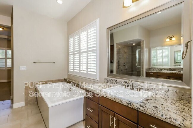 Building Photo - 5281 Brentford Way