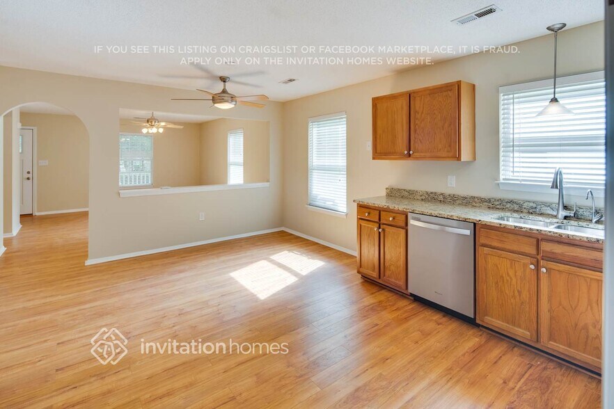 Building Photo - 128 Pratt St