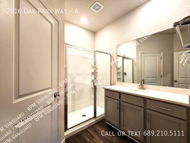 Building Photo - 2916 Oak Park Way