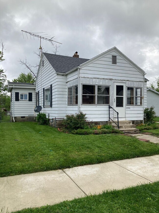 Building Photo - Charming 3 bedroom 1 bath