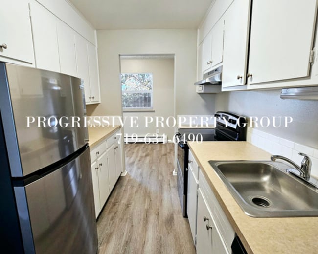 Building Photo - Beautifully Renovated 1-Bed, 1-Bath Apartm...