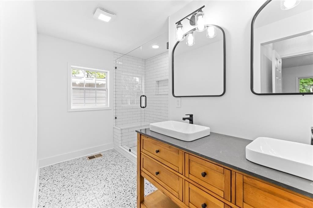 Building Photo - 487 Pasley Ave SE