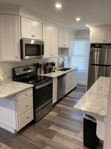 Building Photo - 629 Wood St