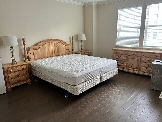 Building Photo - 115 N Arrawana Ave