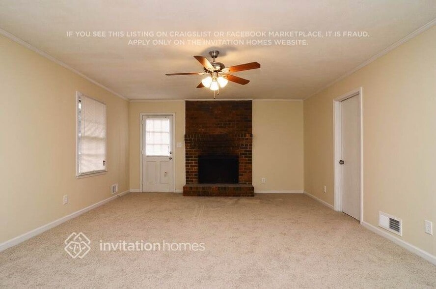 Building Photo - 2668 Earl Dr