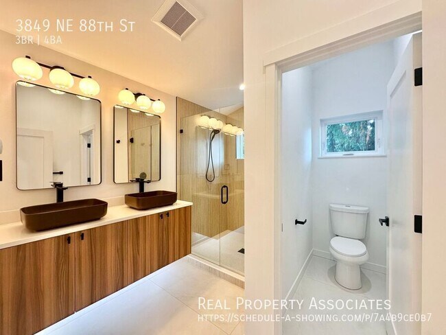 Building Photo - 3849 NE 88th St