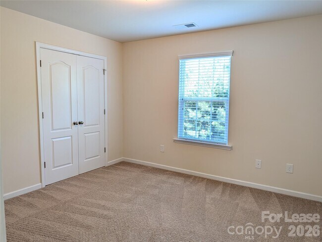 Building Photo - 132 Cherry Bark Dr
