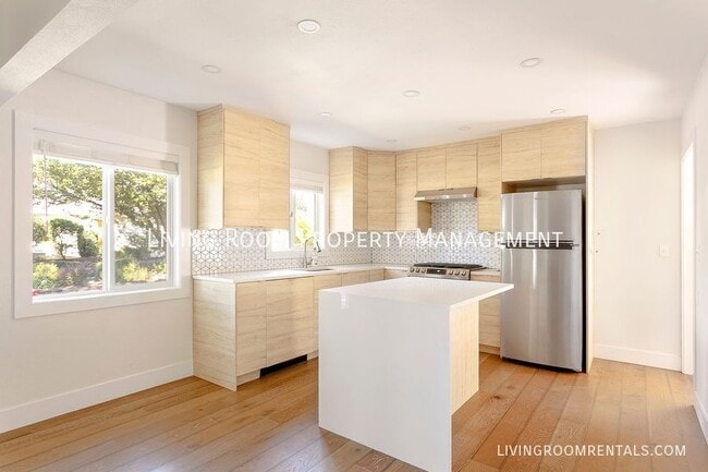 Building Photo - 8034 SE 42nd Ave