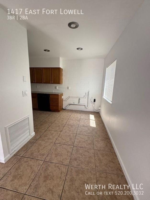 Building Photo - 1417 E Fort Lowell Rd
