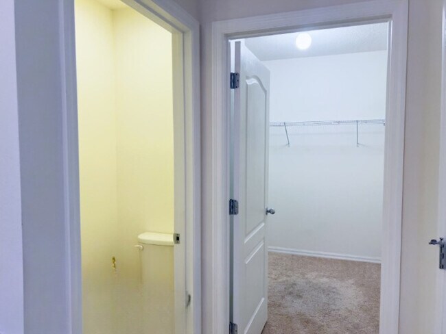 Building Photo - 3050 Puerta Del Sol Blvd