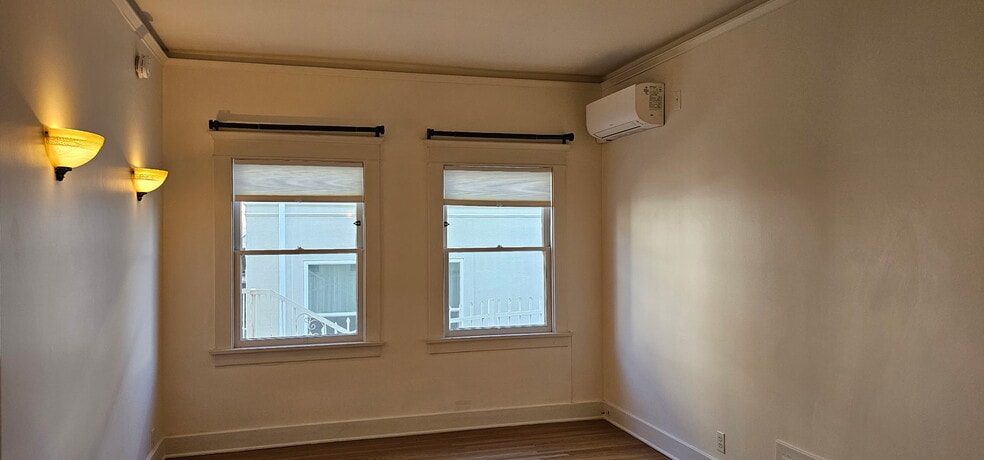 Bedroom 2 - 218 1/2 N Kenmore Ave