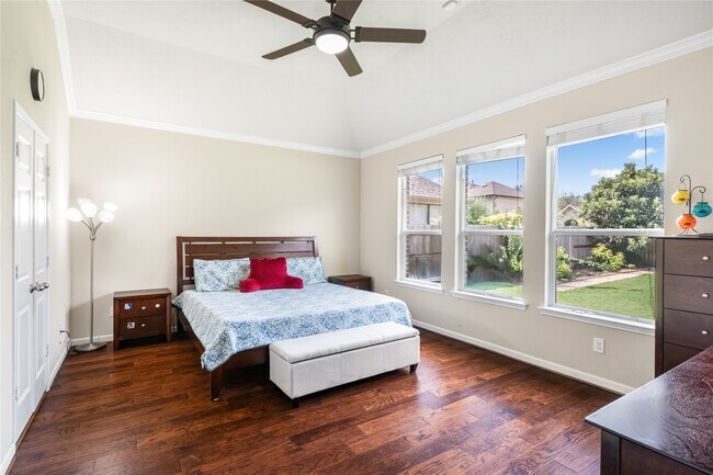 Building Photo - 6819 Lavington Way