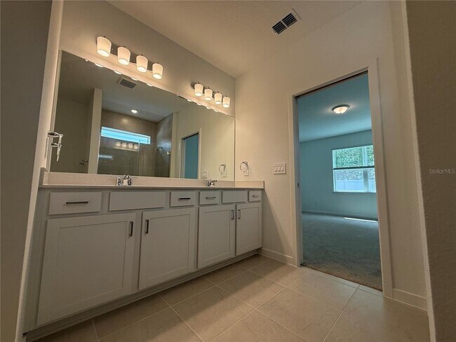 Building Photo - 3915 Big Sky Dr