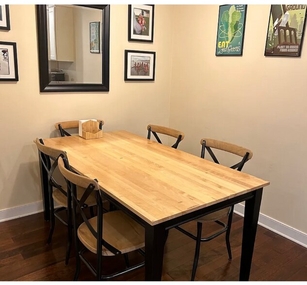 Building Photo - 1 Riverside Dr