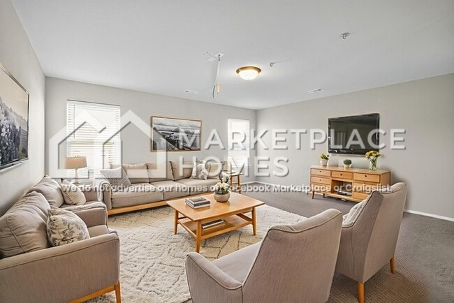 Building Photo - 904 SW Loudon Dr