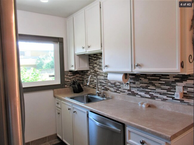 Building Photo - COMING SOON!! First-Floor 1 Bedroom / 1 Bathroom Condo in Palm Springs!