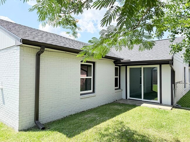 Building Photo - 3522 Rosedale St