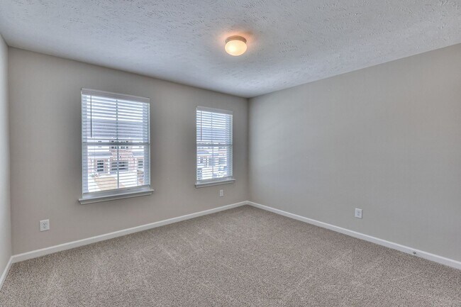 Building Photo - 22 Hardwood Rd