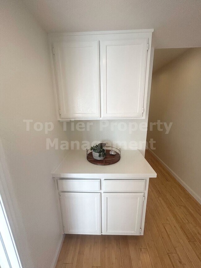 Building Photo - **Beautiful, Fully-Furnished 2 bed / 2.5 bath Townhome in Coastal Carlsbad - Available NOW**