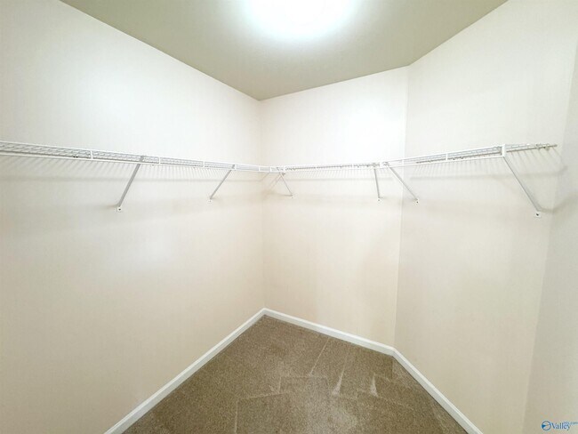 Building Photo - 101 Forest Glade Dr