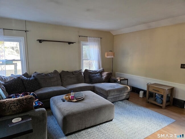 Building Photo - 61 N Shore Rd