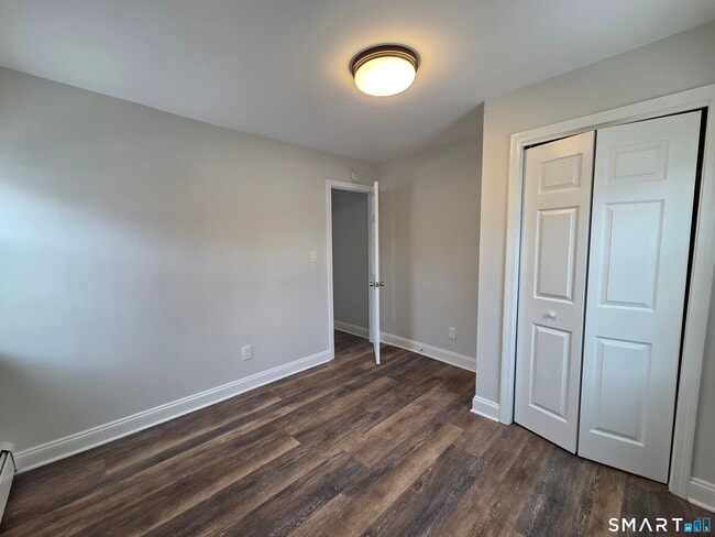 Building Photo - 1894 Elm St