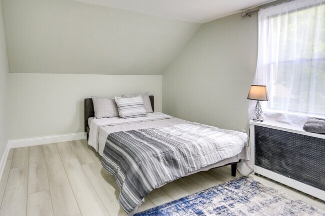 Building Photo - 301 Lembeck Ave