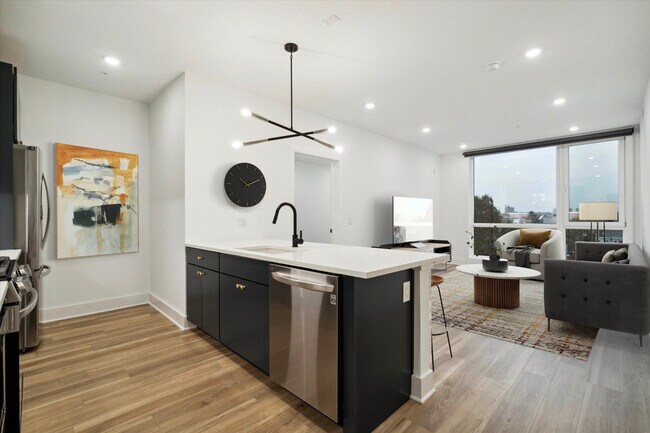 Building Photo - The Lenora