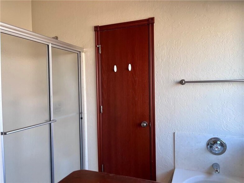 Building Photo - 628 Allison Ln