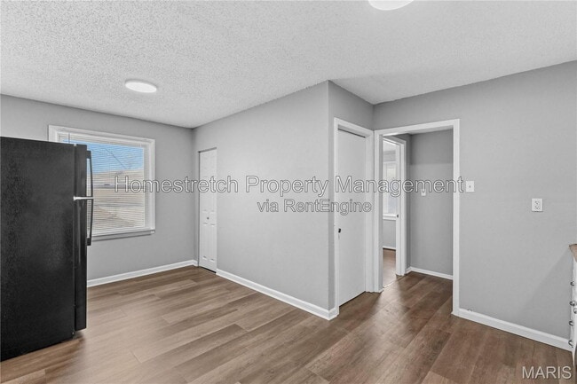 Building Photo - 7471 Sharon Dr