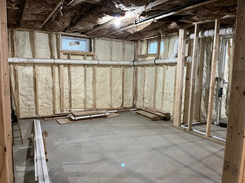 Building Photo - 12 Lafayette St