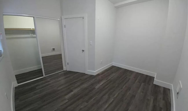 Building Photo - 285 Turk St