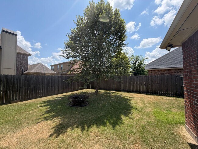 Building Photo - Gorgeous 3 Bedroom North Bossier Home