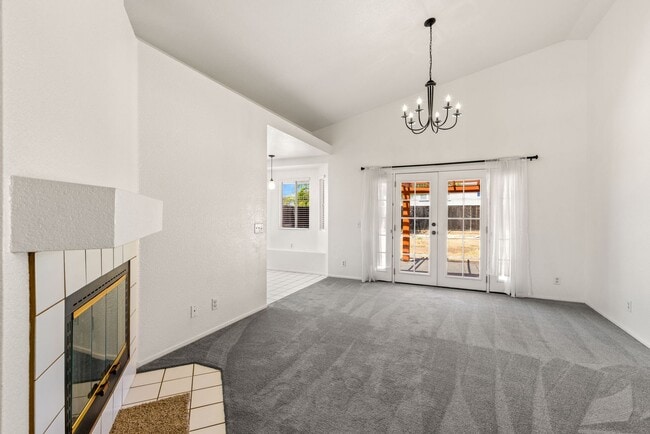 Building Photo - 4BD/2BA Ranch Style Home w/Private Yard, 2...