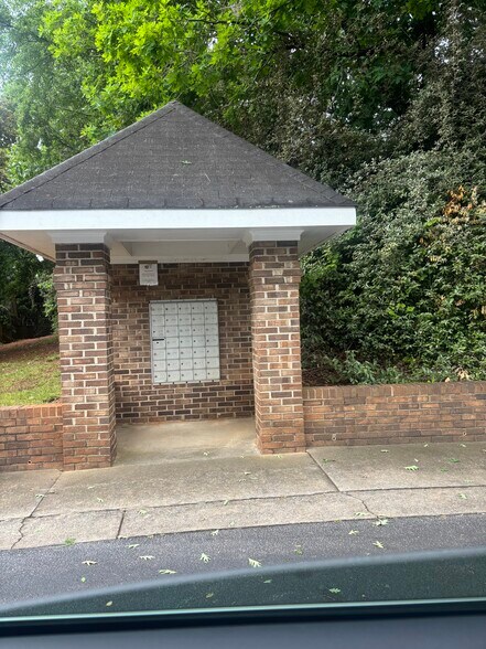 Building Photo - 144 Forest Lake Dr