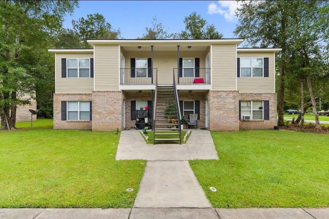 Building Photo - 15913 Adam Rd