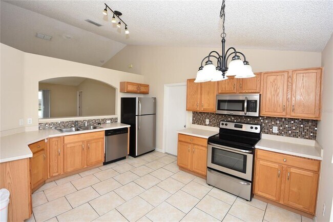 Building Photo - 6 Zither Ct