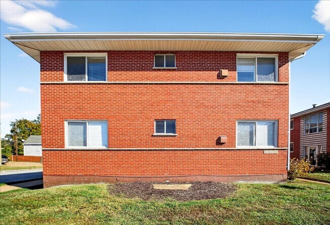 Building Photo - Morganford Motherrrr