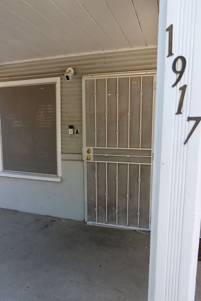 Building Photo - 1917 28th St