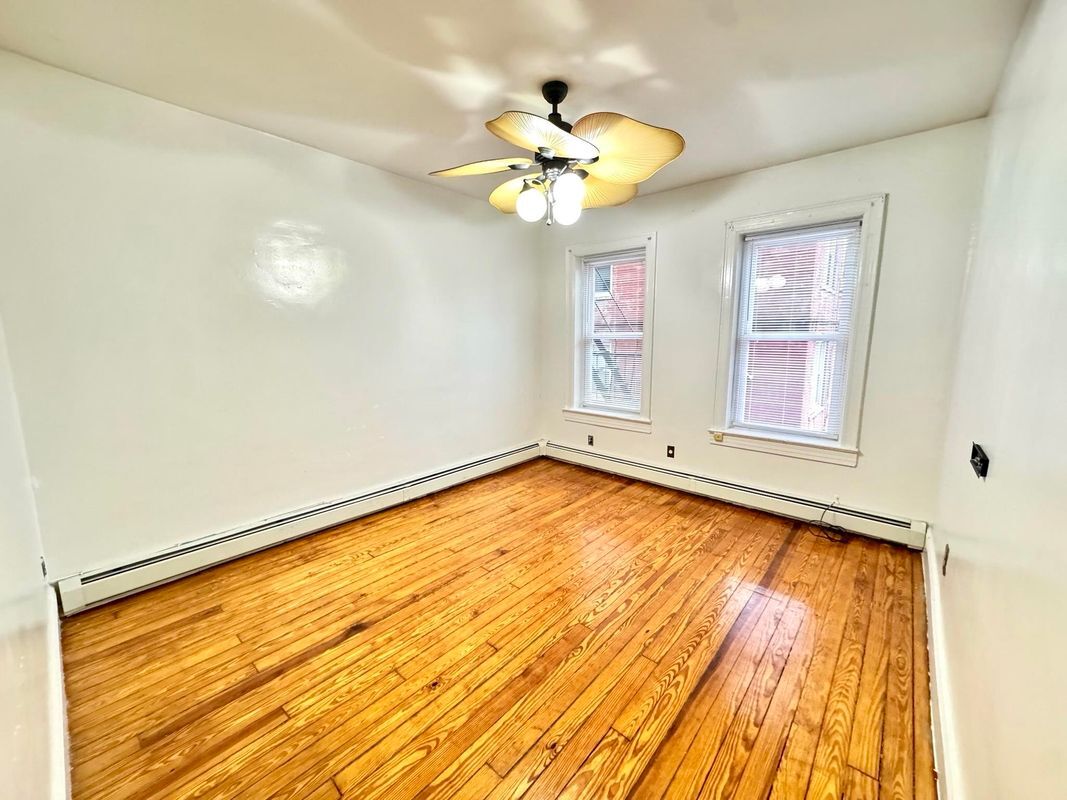 Building Photo - 226 Avenue B