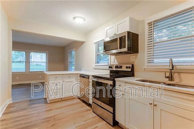 Building Photo - 1760 Spring Ave