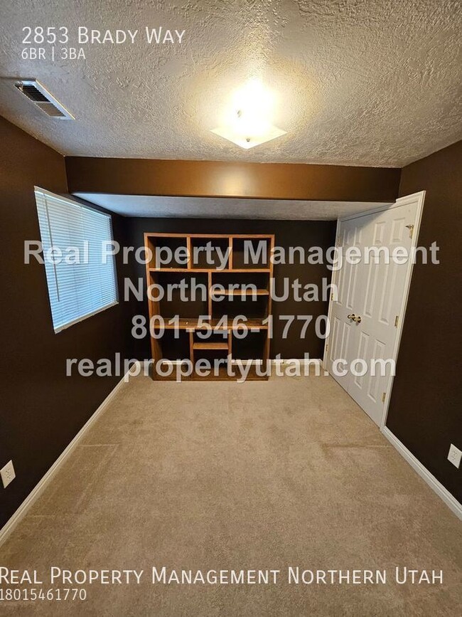 Building Photo - Spacious 6 Bedroom Layton Home Now Available!