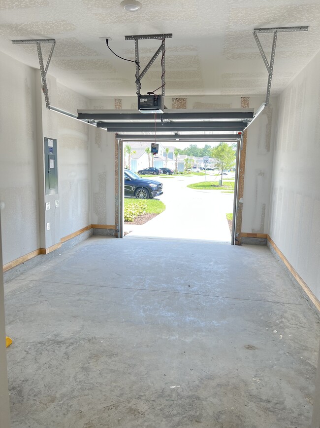 Building Photo - 221 Talulla Trl