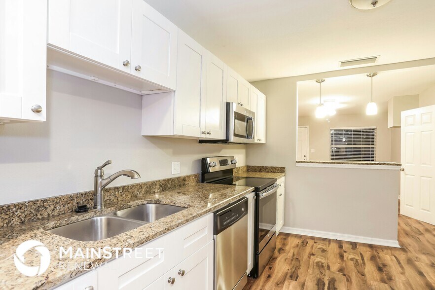 Building Photo - 5320 1st Ave S