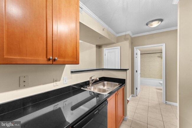 Building Photo - 851 N Glebe Rd