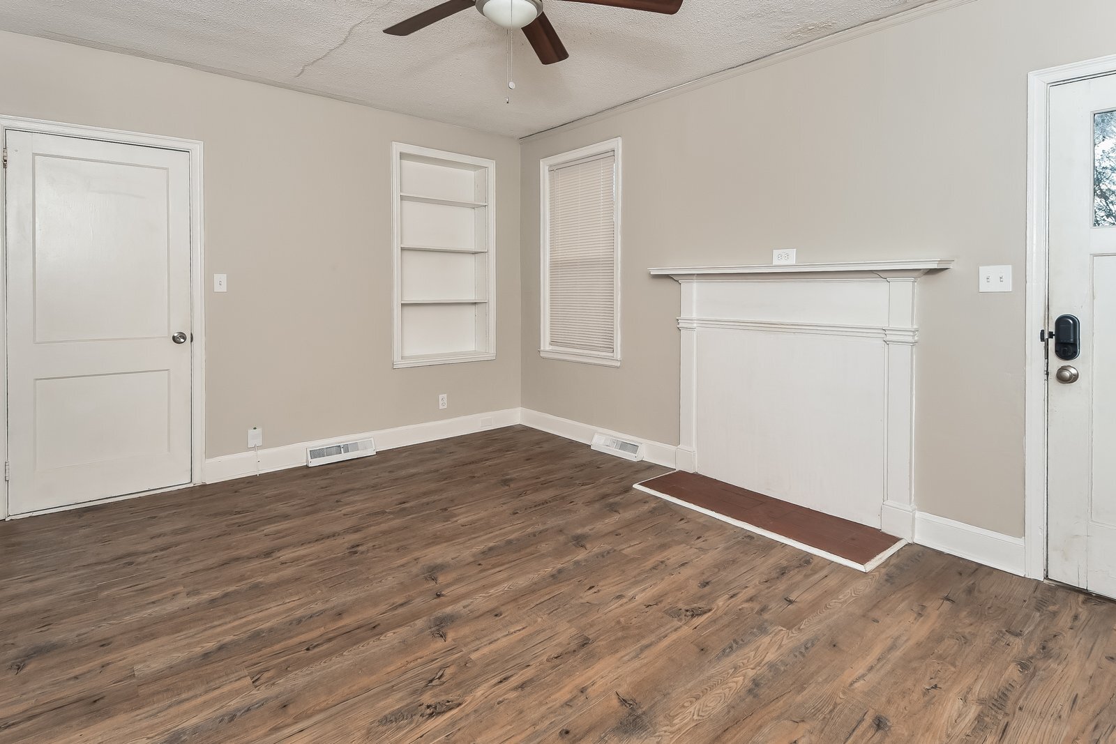 Building Photo - 3028 Richfield Dr