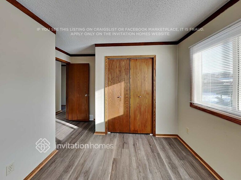 Building Photo - 11932 Pennsylvania Ave N